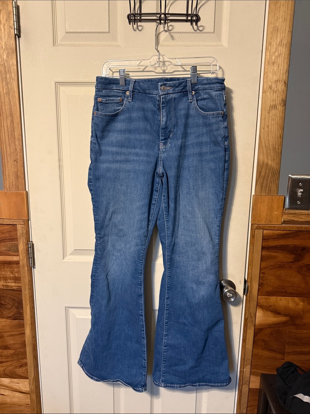 American Eagle Outfitters Medium Blue Flared Women's Jeans